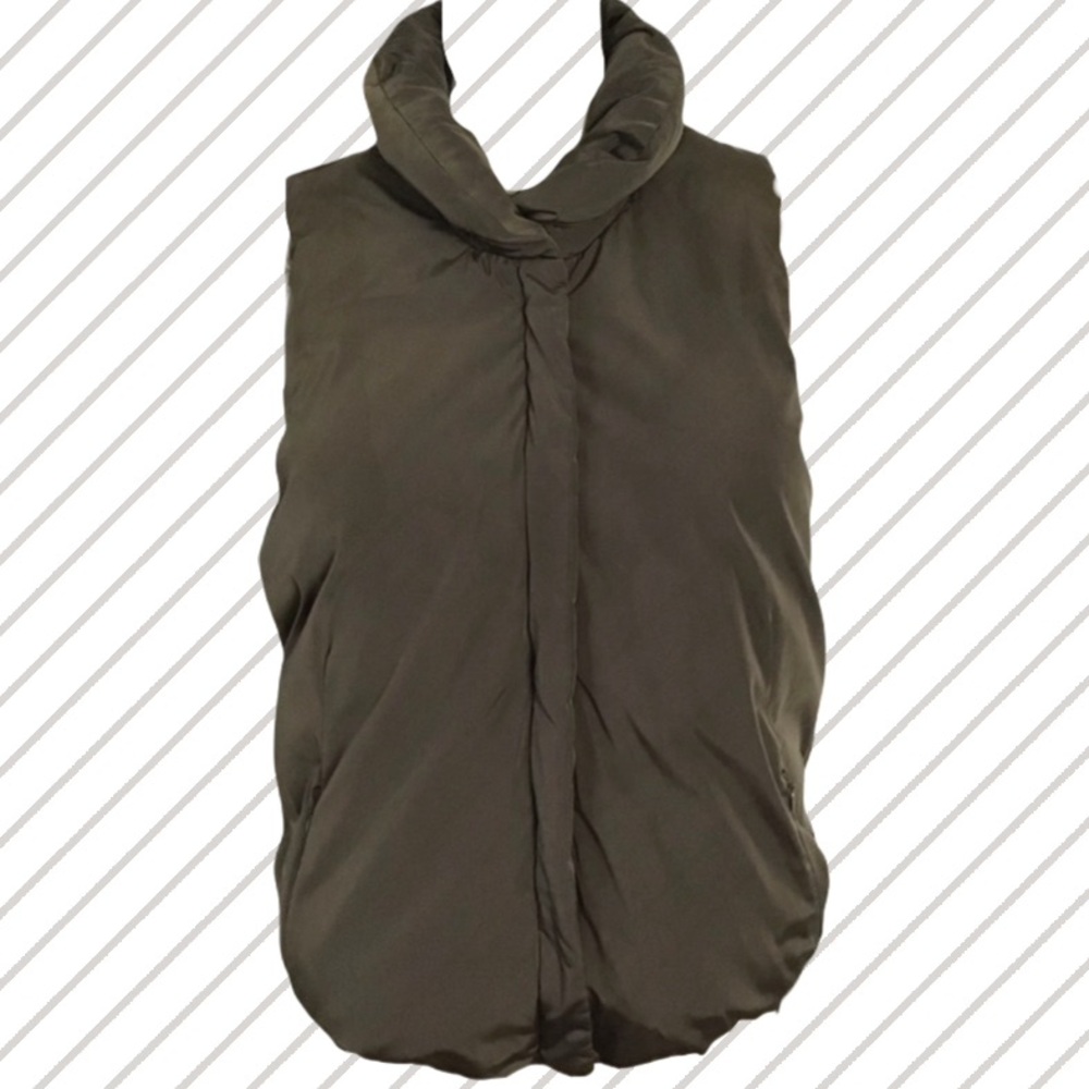 Gap Olive Green Fitted Puffer Vest with Zip Closure & Hidden Zip Pockets- Size M